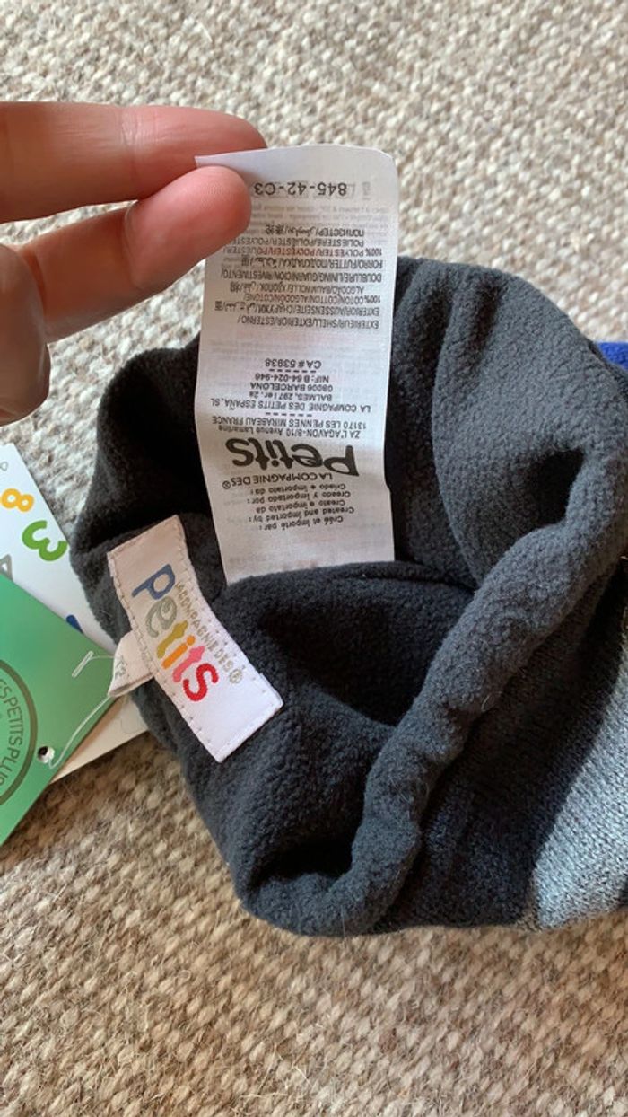 Bonnet avec doublure motif guitare taille 2 idée cadeau - photo numéro 5