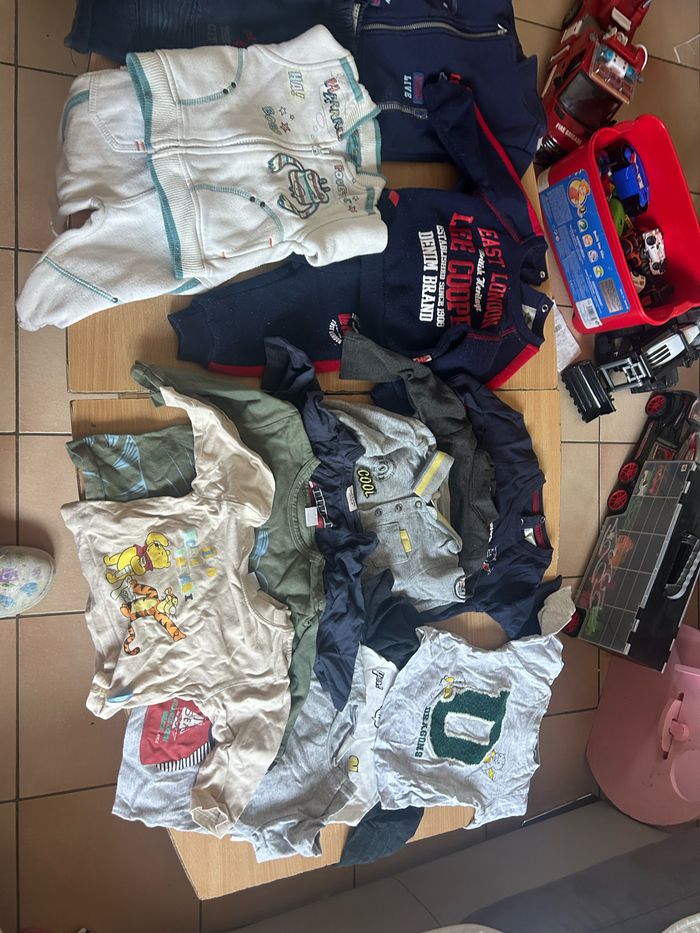 Gris lot cargo. de vêtements taille 6 moi  +79 vêtements - photo numéro 2