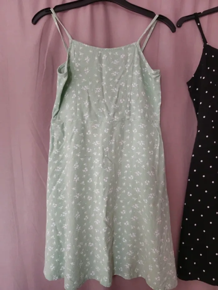 Lot 3 robes primark 8-9ans - photo numéro 2