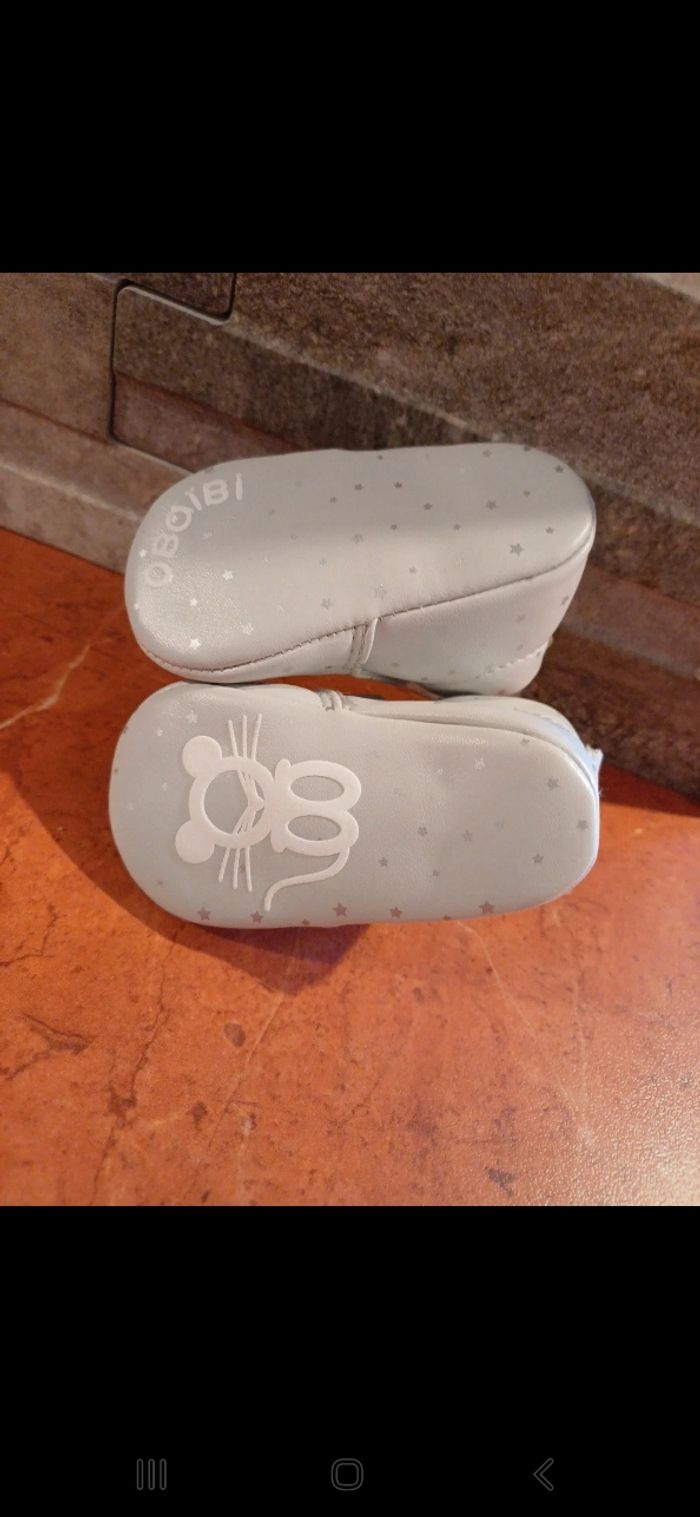 Chaussures bébé taille 0 /6 mois - photo numéro 4