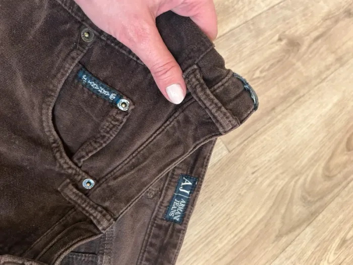 Armani jeans pantalon, marron en velours, taille 36 - photo numéro 4