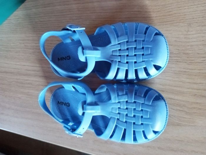 Sandales
