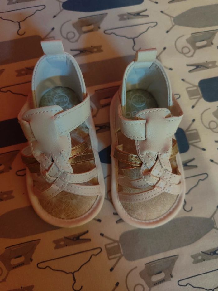 Nus pieds 6-12 mois obaïbi - photo numéro 2