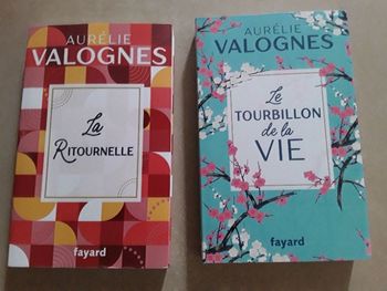 Lot 2 livres Aurélie VALOGNES Ritournelle + Tourbillon de la vie TBE