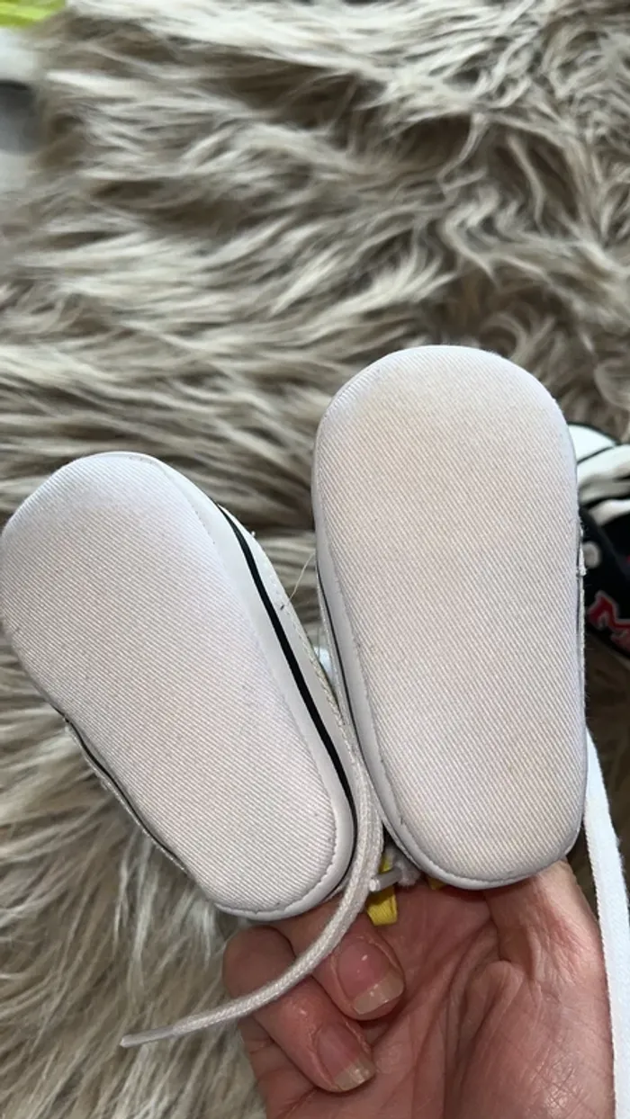 2 paires de baskets Mickey 3/6 mois - photo numéro 6