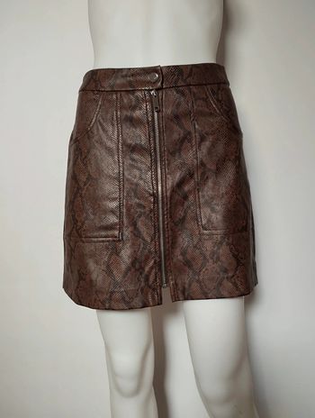 Jupe avec poches et fermeture imprimé serpent Bershka taille s