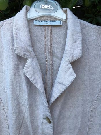 Robe boutonnée sans manches