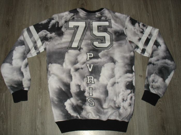 SWEAT SHIRT GRIS ET NOIR A MOTIF "BLUE SOUL" - TAILLE S - n°01 - photo numéro 5