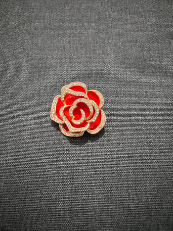 Broche rétro