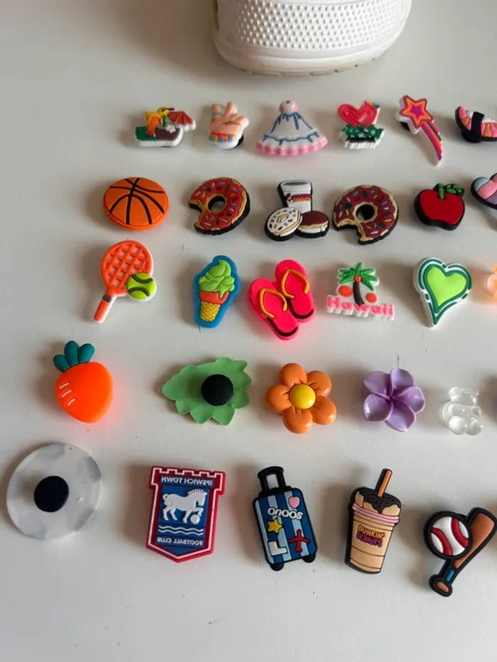 Pims / charms / déco crocs au choix 2€ les 4 - photo numéro 3