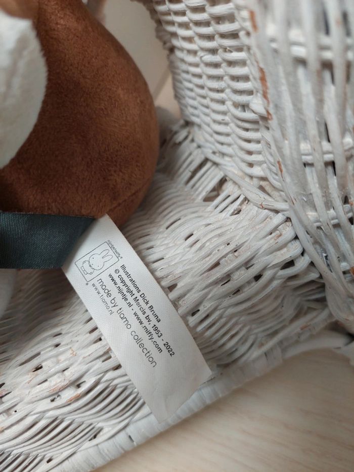 Tiamo - peluche lapin Miffy avec couronne - photo numéro 6