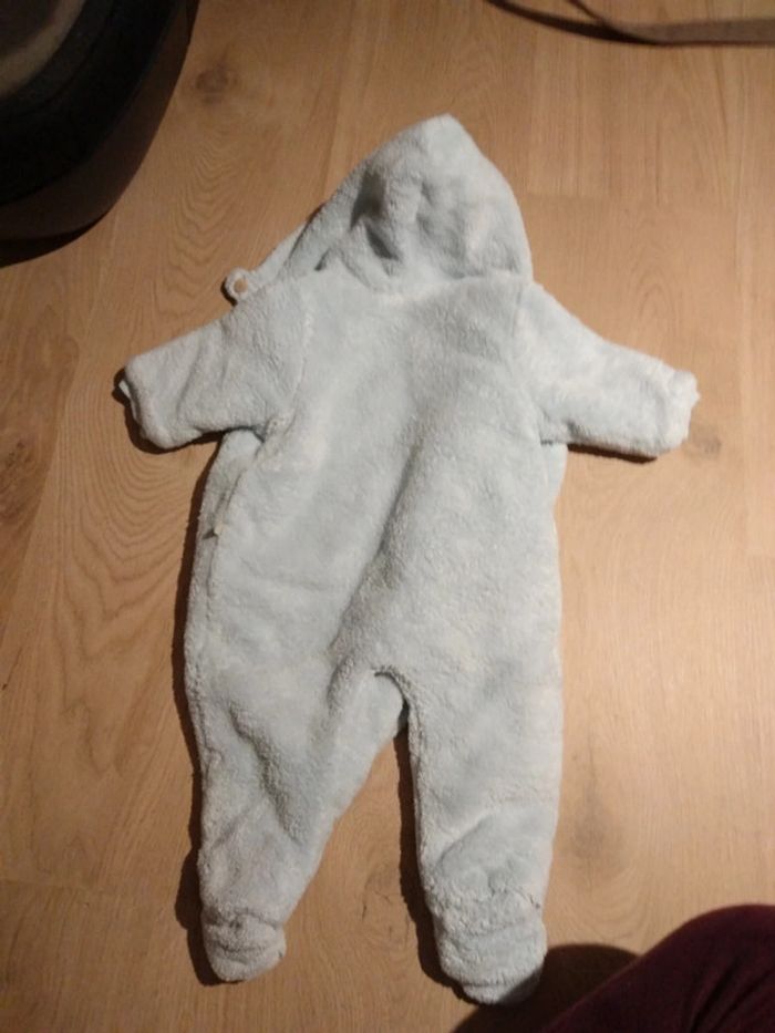 Combinaison bleue 1 mois - photo numéro 4