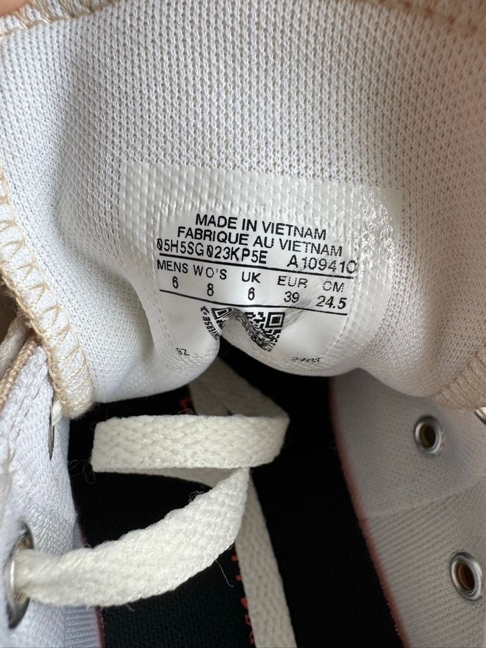Baskets Converse taille 39 - photo numéro 4