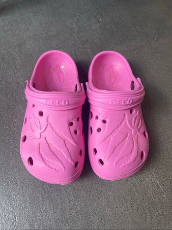Sabots roses type crocs pointure 30