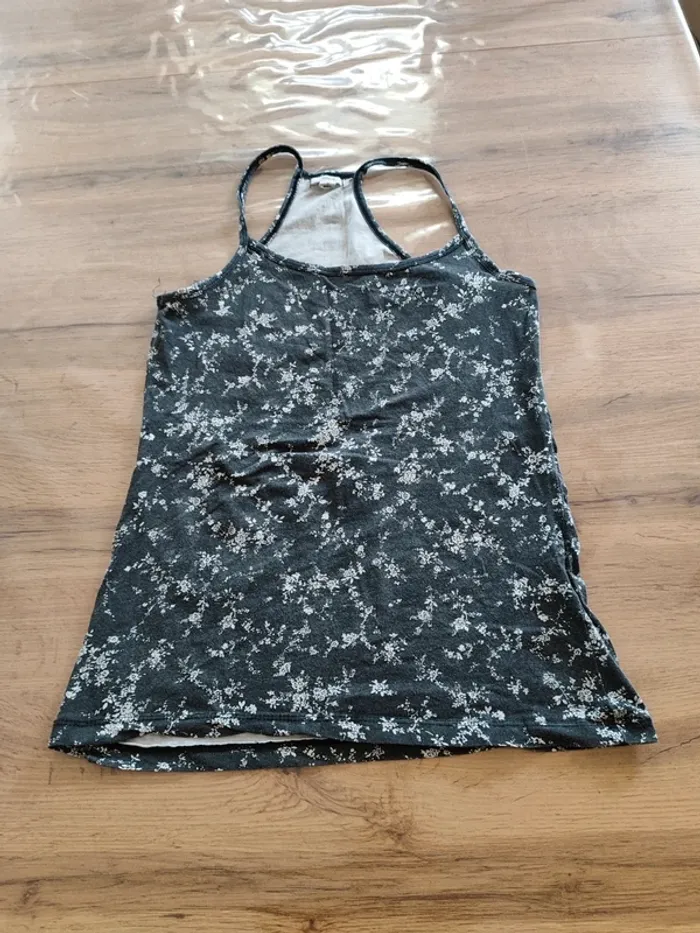 Débardeur Ardene Noir Fleuri, Taille M - Style Romantique et Léger pour l'Été !