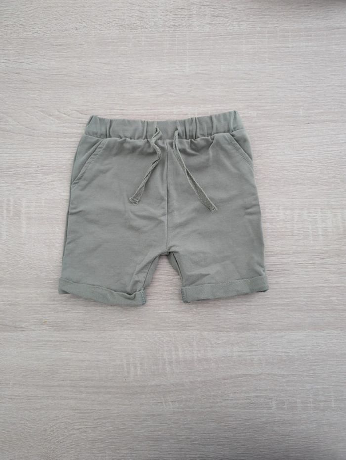 Short kaki 6 mois