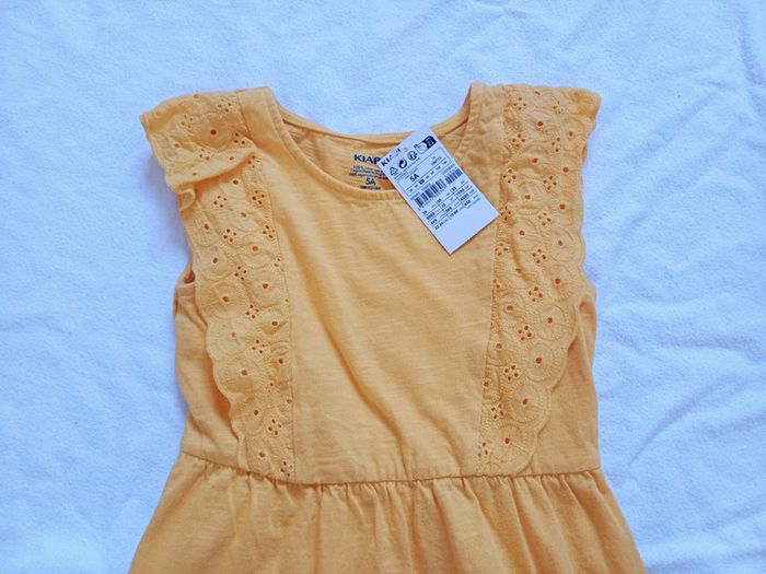 Robe jaune taille 5 ans neuve - photo numéro 2
