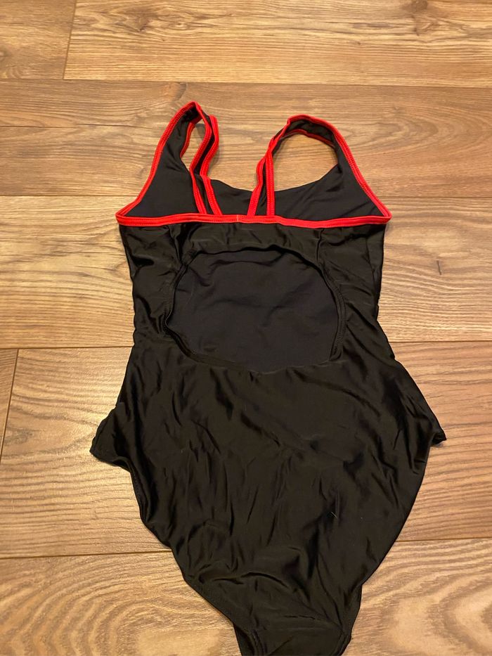Maillot de bain 1 pièce Swind noir et rouge Taille S, neuf jamais porté. - photo numéro 3