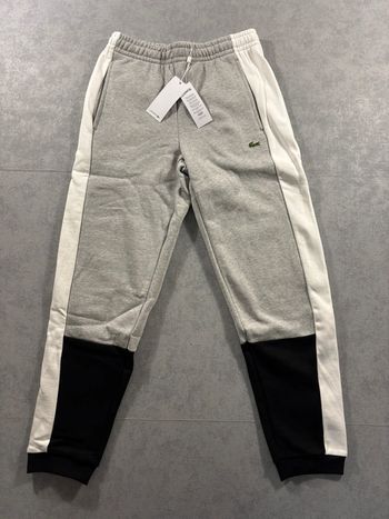 Jogging Lacoste Gris blanc et Noir Taille XS Neuf avec étiquette