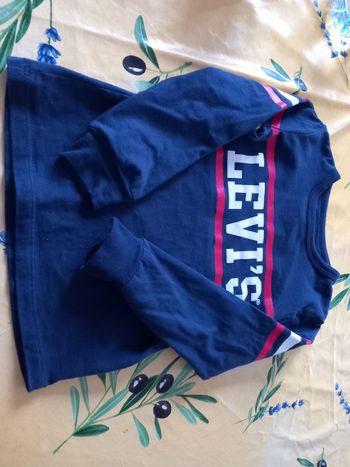 Tee shirt levis