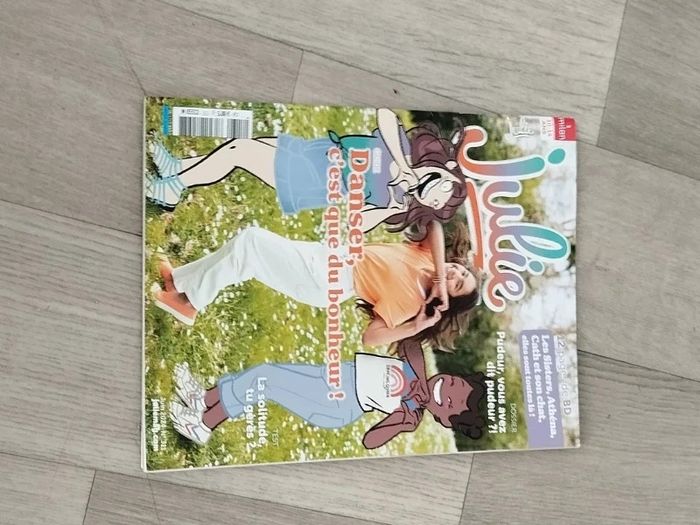 Lot de 10 magazines Julie années2024 L092  7608945354 - photo numéro 8