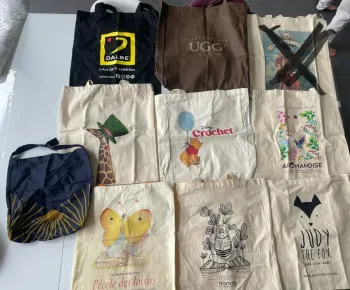 Tote bags sacs tissus divers modèles