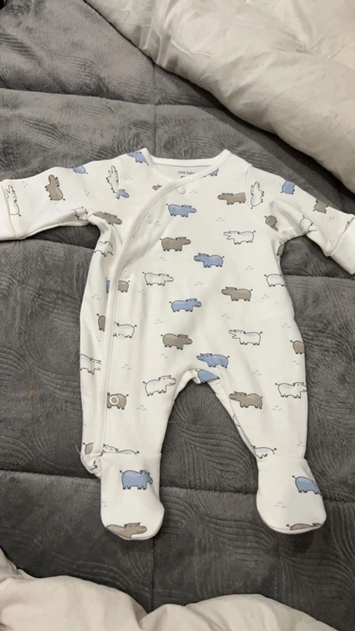 Pyjama 1 mois C&A