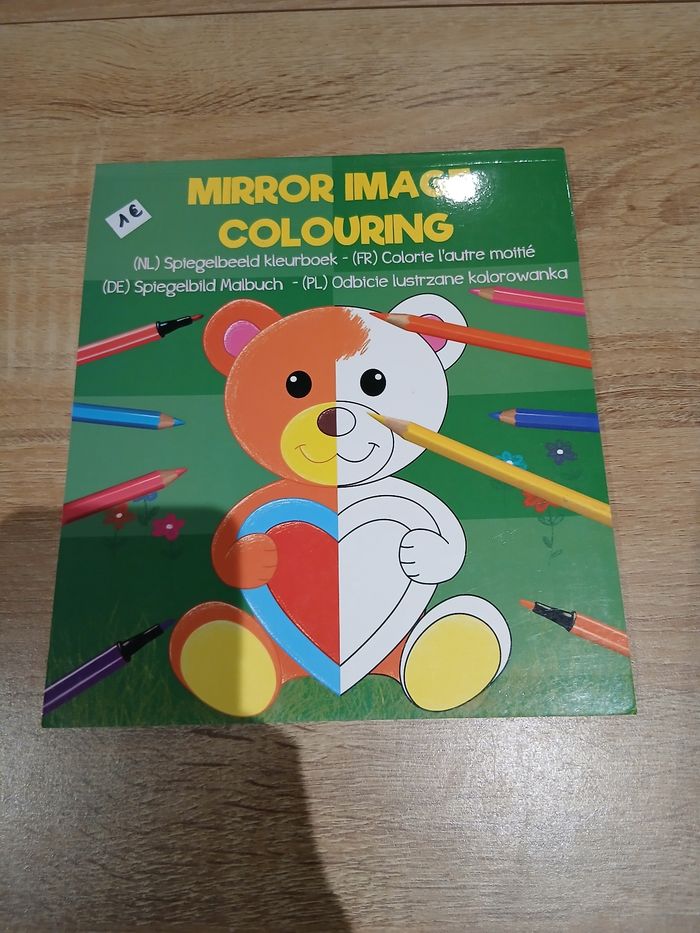 Cahier de coloriage miroir ourson