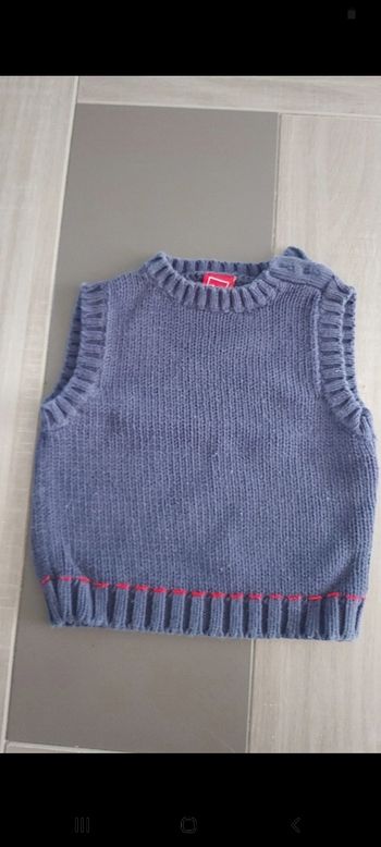 Pull bleu foncé sans manche
