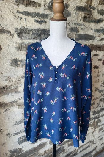 Blouse manches longues bleu marine avec motifs perroquets Esprit Taille L ou 40