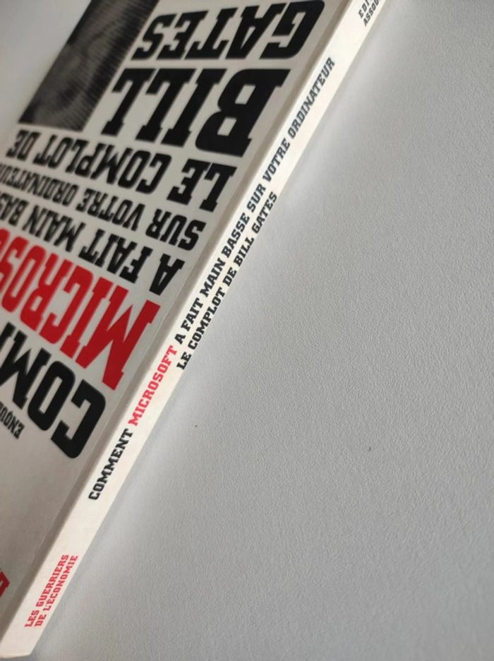 Livre Les Guerriers de l'Économie / Comment Microsoft a fait main basse sur votre Ordinateur - photo numéro 2