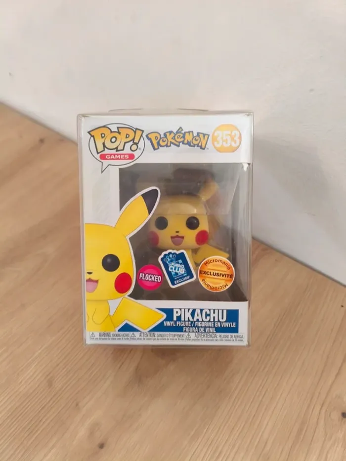 Figurine Funko pop pokémon Pikachu flocked