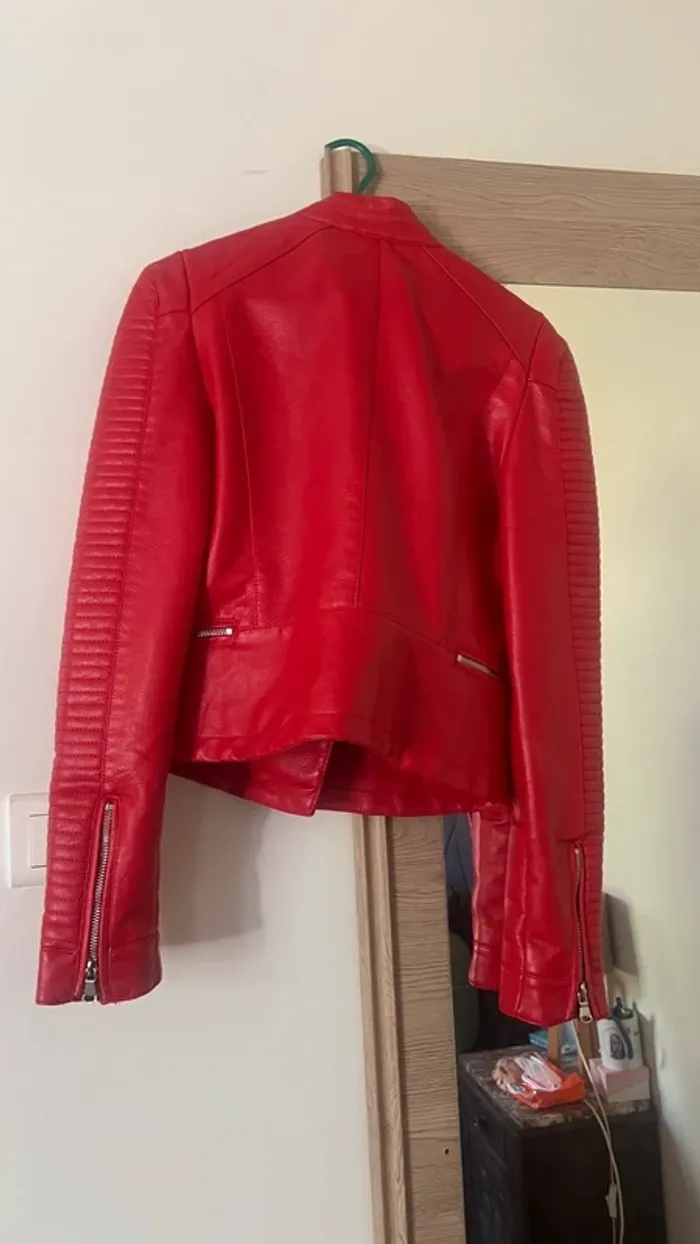 Veste rouge - photo numéro 2