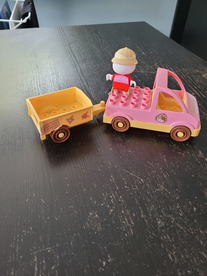 Gros lego Hello Kitty avec sa voiture - photo numéro 2