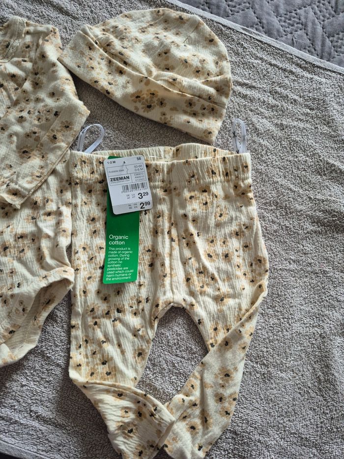 Ensemble body et legging et bonnet Zeeman taille 3 mois - photo numéro 3