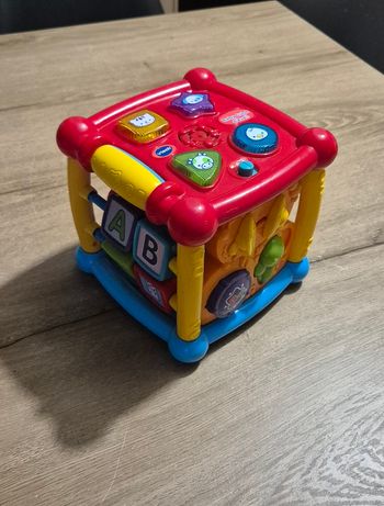 Baby cube d'éveil sonore