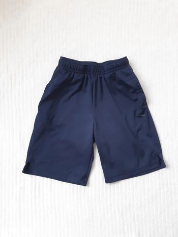 Short sport Décathlon 7/8 ans