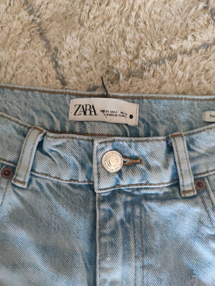 Magnifique Jean troué Zara - photo numéro 6