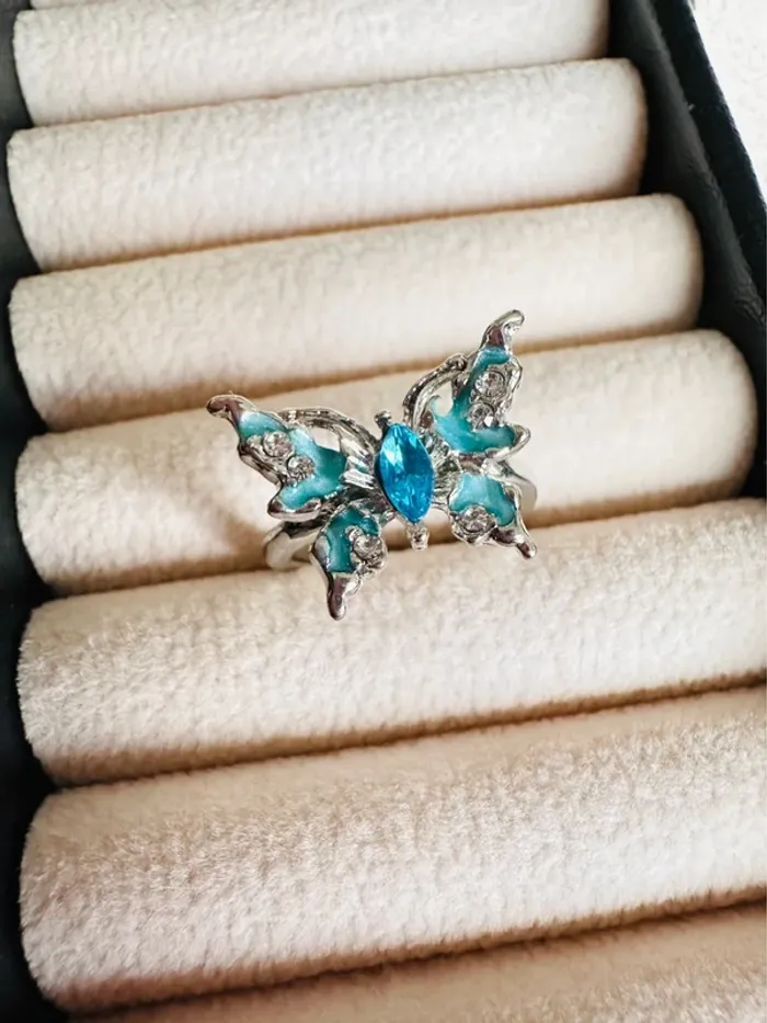 Bague papillon en argent fait main – taille ajustable, pierres bleues éclatantes - photo numéro 3