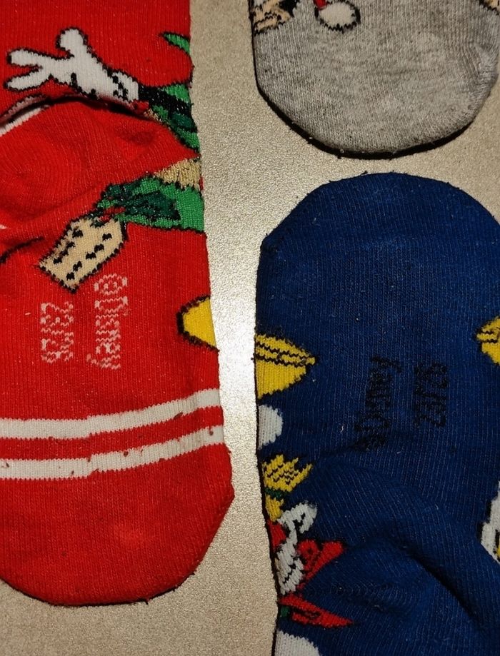 Chaussettes Mickey Noël 23-26 - photo numéro 3