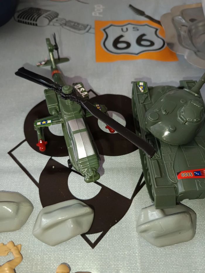 Coffret de jeux militaire 68 pièces - photo numéro 7