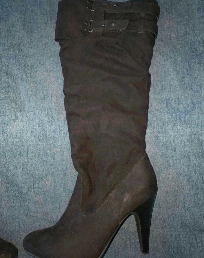 Bottes noires à talons 36 - photo numéro 3