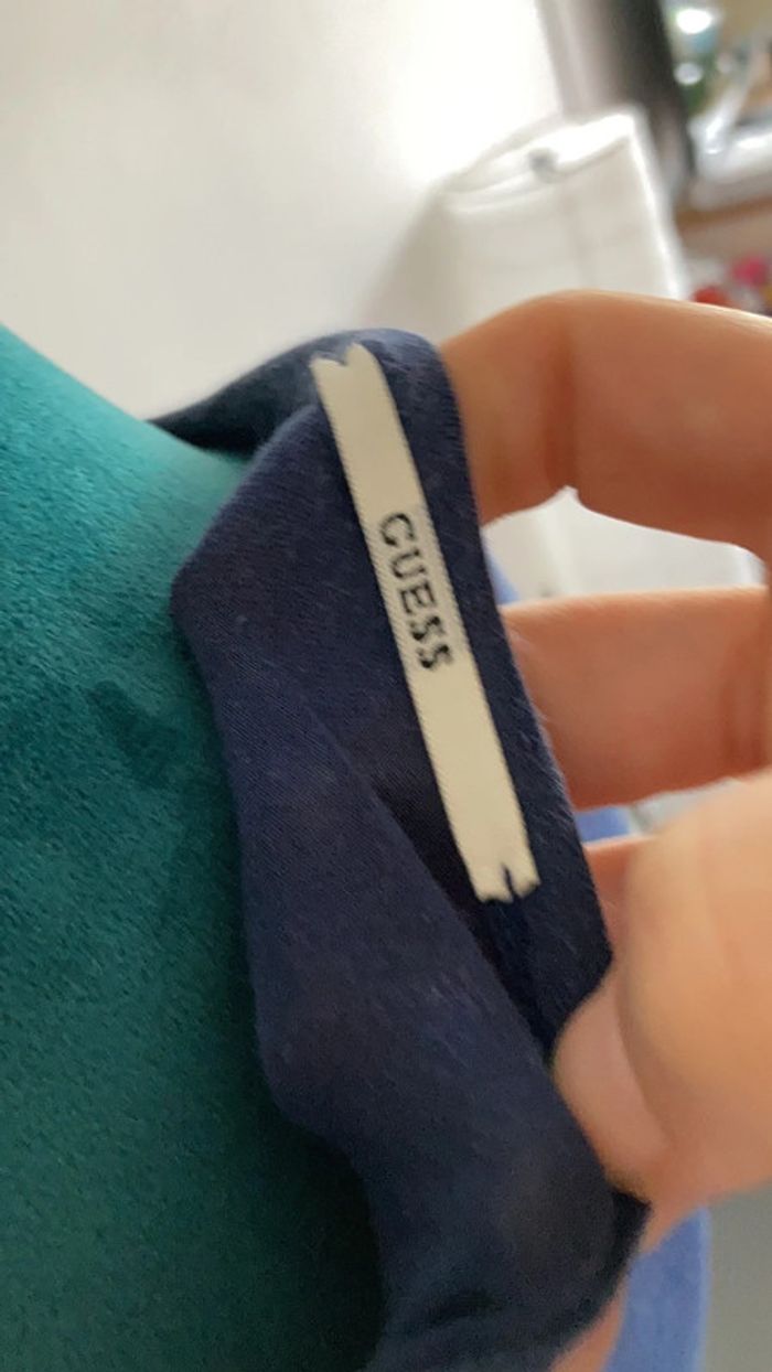 T-shirt Guess taille M - photo numéro 5