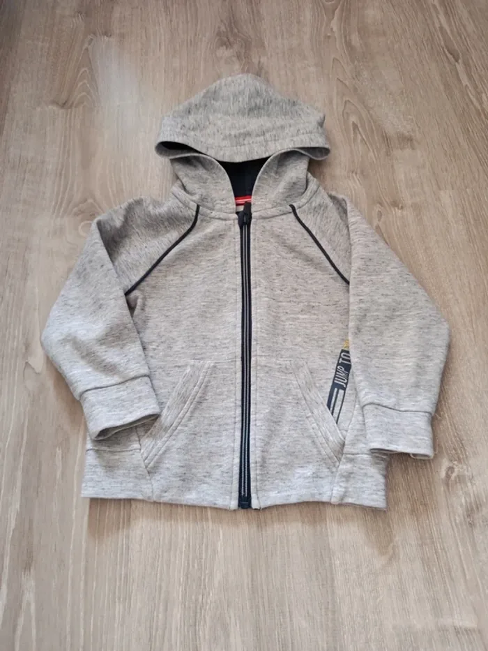 Gilet à capuche 3 ans