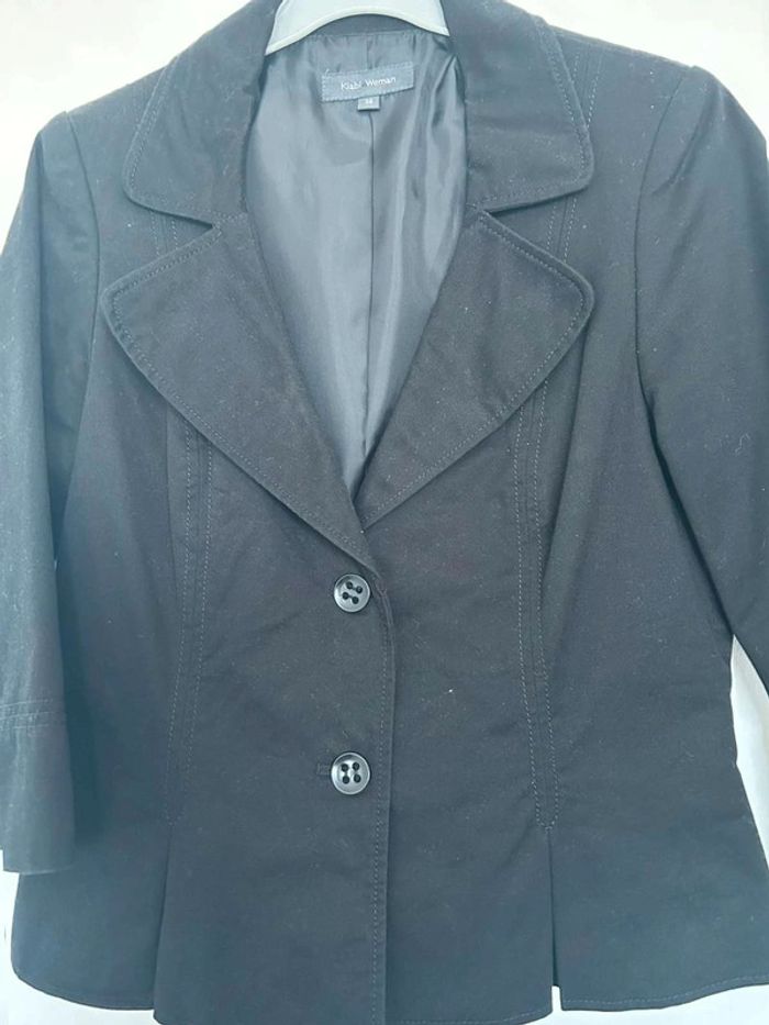 Veste  noire courte avec plis T38 - photo numéro 3