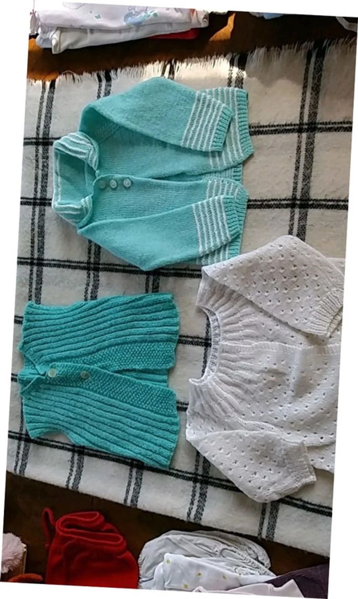 Lot de 3 Gilet fille taille 6 mois