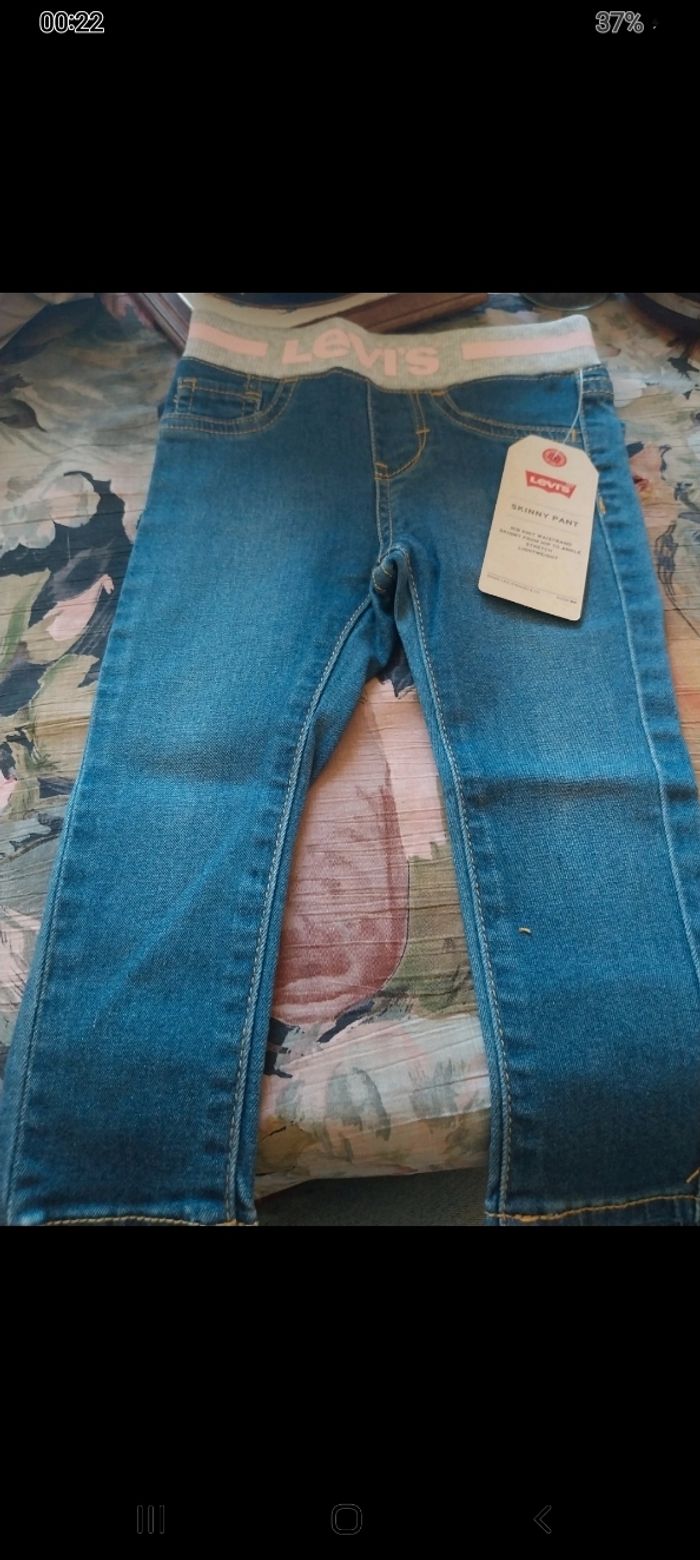 Jeans neuf avec étiquette 12 18 mois skinny pant