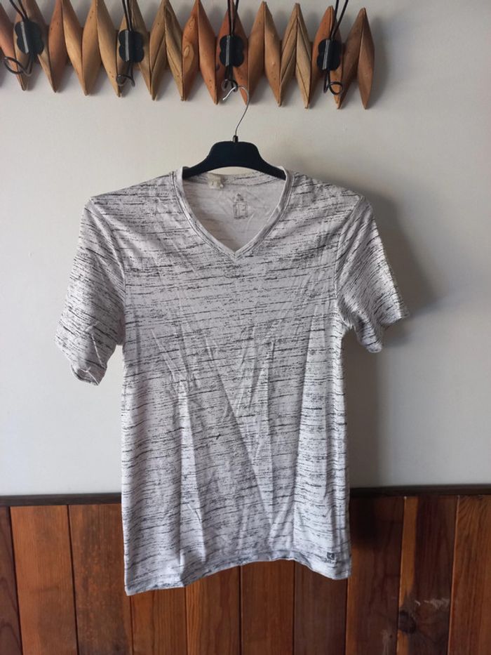 Tee-shirt gris moucheté