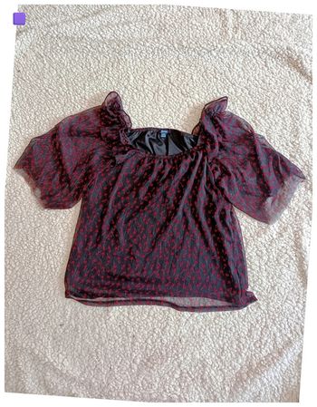 Haut noir transparent à motifs rouges Vintage cute gotique