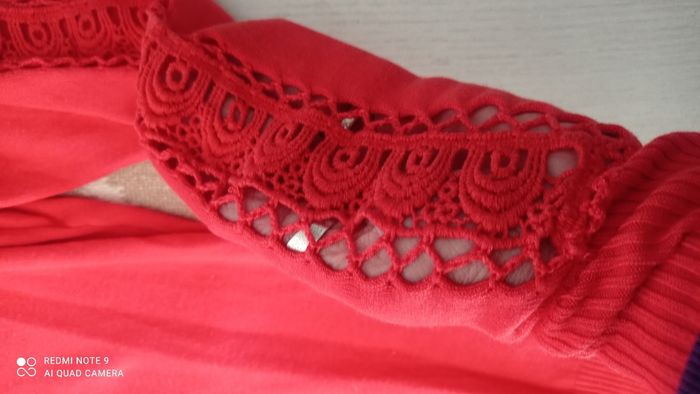 Pull léger H&M coloris corail avec dentelle en macramé aux manches Taille S - photo numéro 5